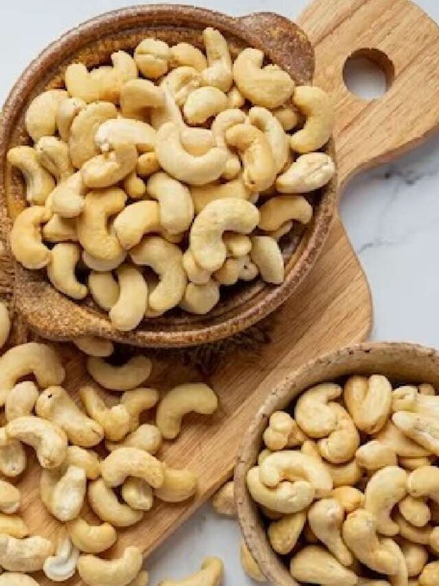 what-happens-if-you-eat-cashews-1681457943